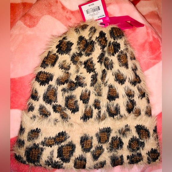 NWT SO WOMEN’S KNITTED FURRY LEOPARD 🐆 BEANIE HAT, OS, BNWT - Picture 4 of 7